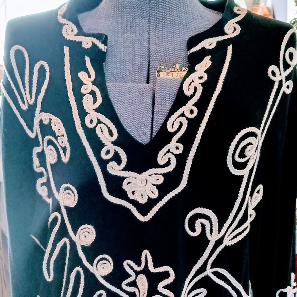 Objects D'art Black & White Embroidered Top/Tunic Size XL